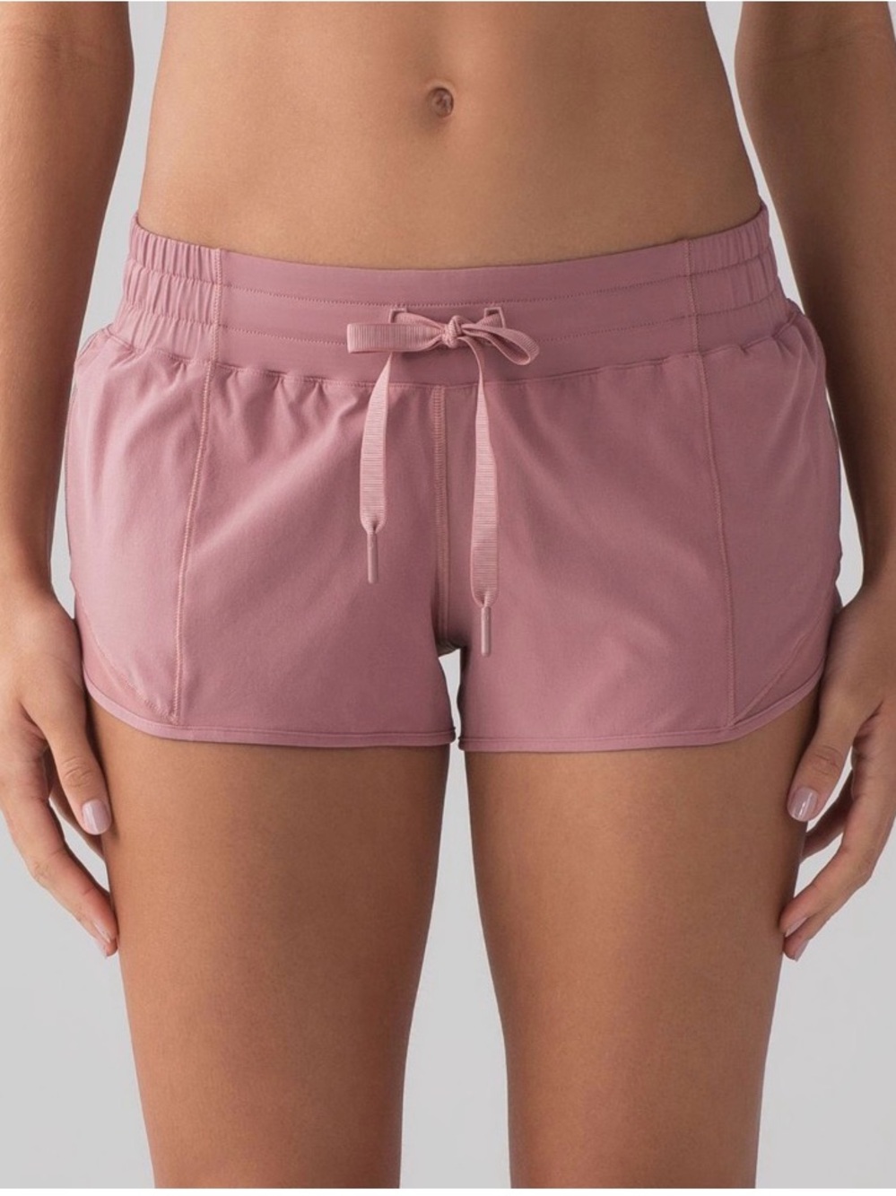 Rare Lululemon Hotty Hot Short 2.5” Size 4 - Quicksand